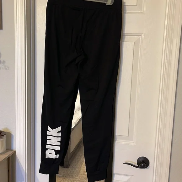 NWOT VS Pink Ultimate Yoga Jogger Pant ~ Small - Picture 4 of 5